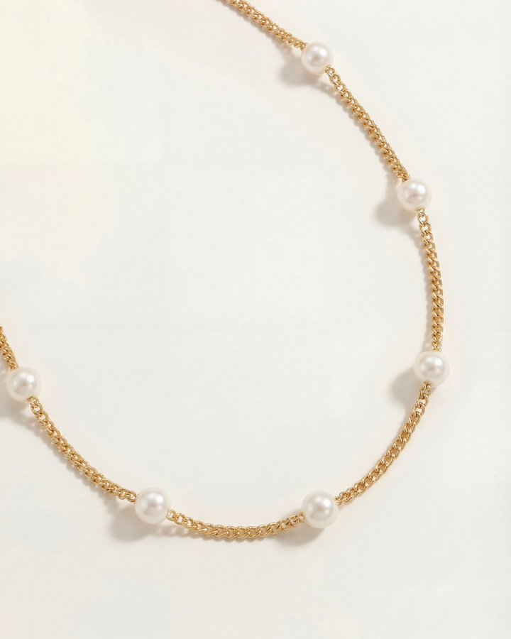 Yara Pendant Necklace