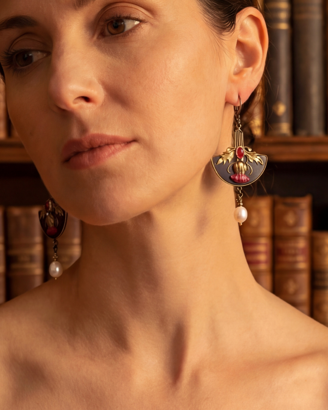 Salvira Stud Earrings