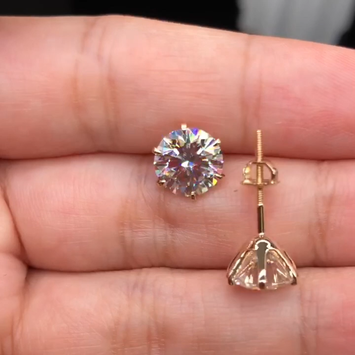 Elegant Tera White Gold Earrings