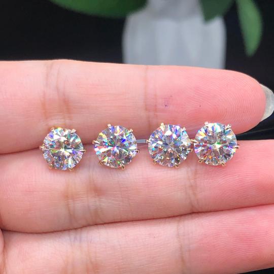 Elegant Tera White Gold Earrings