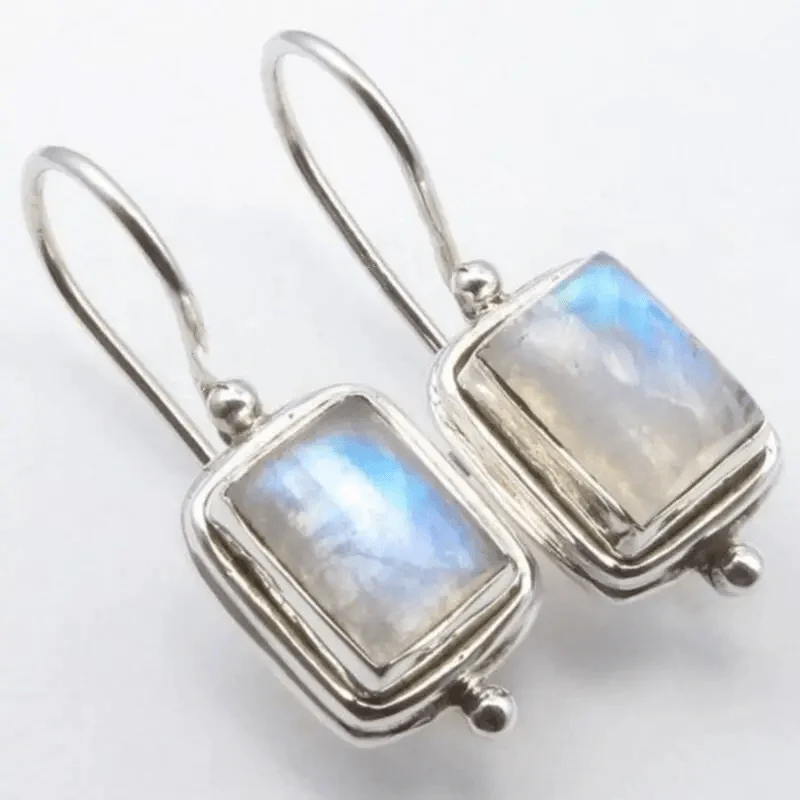 Beatriz - Retro Square Moonstone Earrings